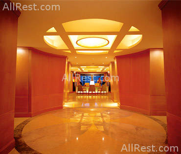 Shangri-La Hotel 5